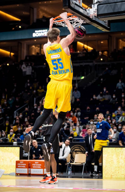 的中锋之一 的中锋之一