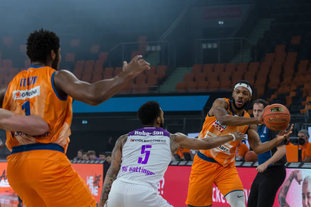 为核心的三 为核心的三